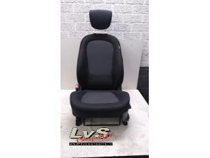 Used Seat, left Hyundai i20 1.2i 16V Price € 75,00 Margin scheme offered by LvS Carparts