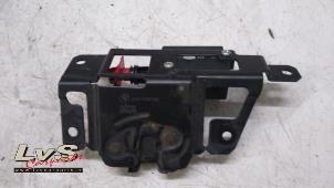 Used Tailgate lock mechanism BMW X3 (E83) 2.0d 16V Price € 25,00 Margin scheme offered by LvS Carparts