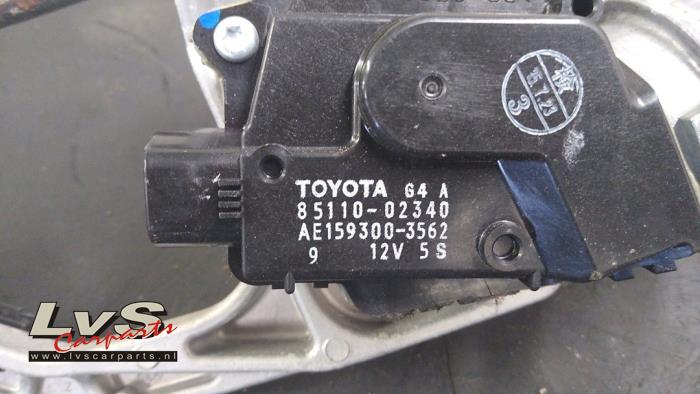 Moteur + mécanisme d'essuie glace d'un Toyota Auris Touring Sports (E18) 1.8 16V Hybrid 2015