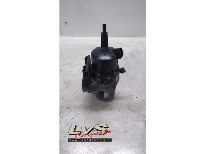 Usagé Pompe de direction Peugeot Partner (GC/GF/GG/GJ/GK) 1.6 BlueHDi 100 Prix € 225,00 Règlement à la marge proposé par LvS Carparts