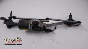 Used Front wiper motor Renault Megane III Grandtour (KZ) 1.5 dCi 110 Price € 70,00 Margin scheme offered by LvS Carparts