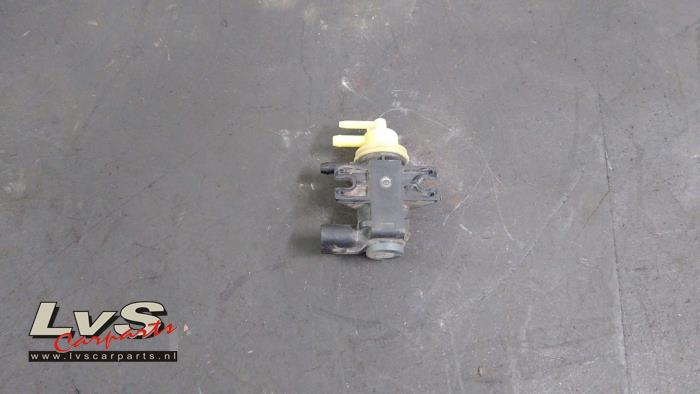 Turbo relief valve from a Volkswagen Caddy IV 2.0 TDI 102 2016