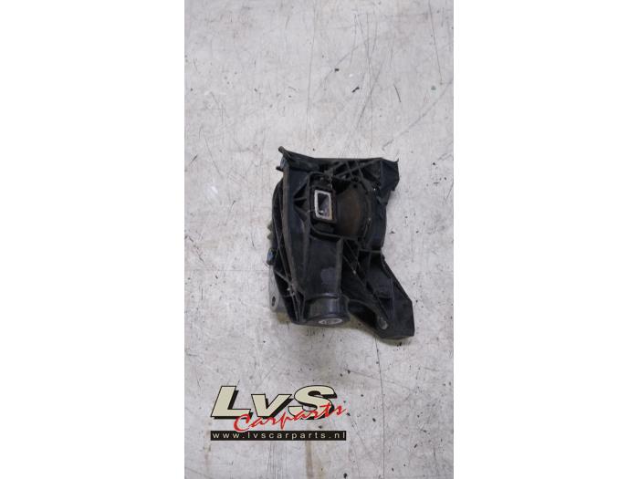 Used Engine mount Peugeot Partner (EA//EF/EN/EU) 1.6 BlueHDI 75 Price € 30,00 Margin scheme offered by LvS Carparts