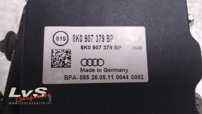 ABS Pumpe van een Audi A5 (8T3) 2.0 TDI 16V 2011