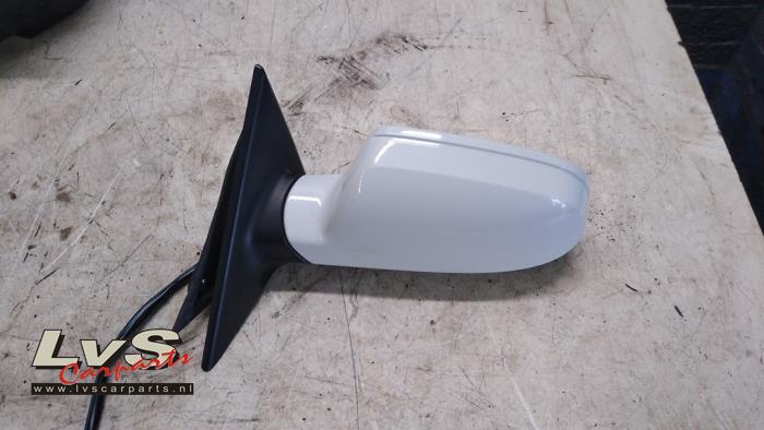 Wing mirror, left from a Audi A5 (8T3) 2.0 TDI 16V 2011