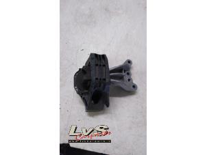 Used Engine mount Opel Corsa F (UB/UH/UP) 1.2 12V 75 Price € 35,00 Margin scheme offered by LvS Carparts