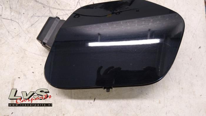 Tank cap cover from a Opel Corsa F (UB/UH/UP) 1.2 12V 75 2020