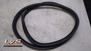 Used Front door seal 4-door, right Opel Corsa F (UB/UH/UP) 1.2 12V 75 Price € 25,00 Margin scheme offered by LvS Carparts