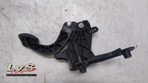 Used Clutch pedal Opel Corsa F (UB/UH/UP) 1.2 12V 75 Price € 75,00 Margin scheme offered by LvS Carparts