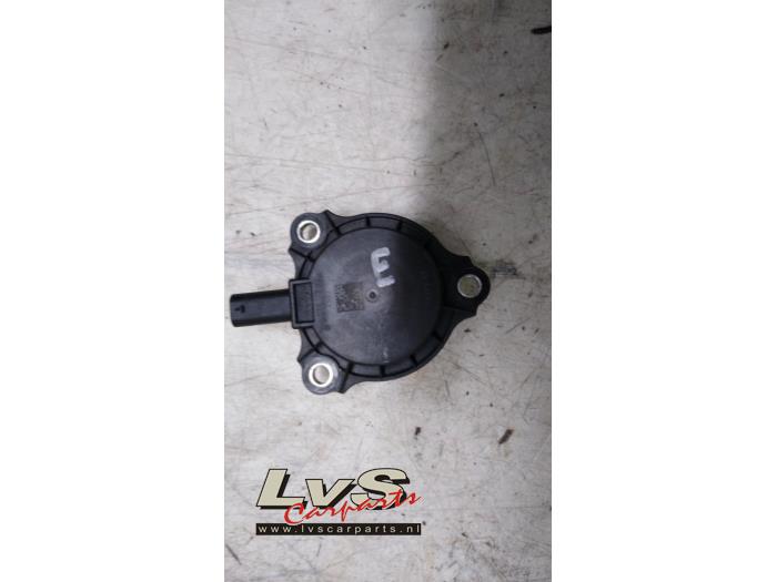 Gebrauchte Nockenwelle Sensor Mercedes C (W205) C-180 1.6 16V Preis € 20,00 Margenregelung angeboten von LvS Carparts