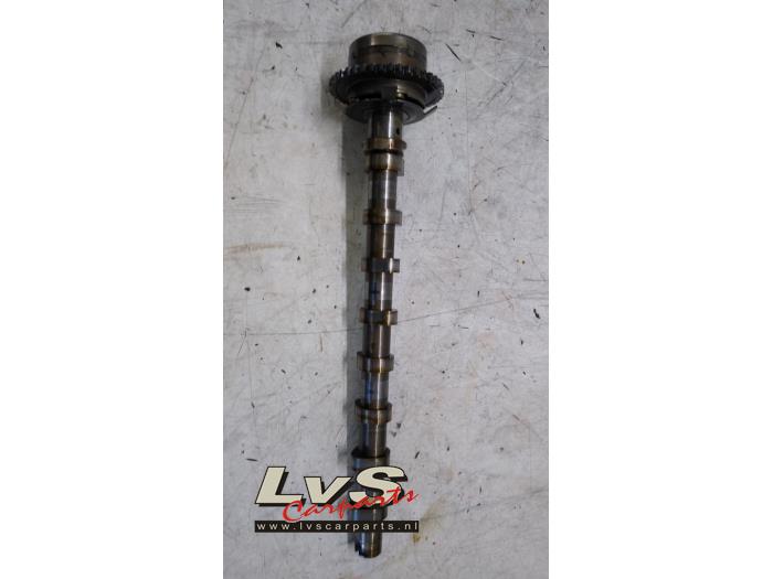 Usagé Arbre à cames Mercedes C (W205) C-180 1.6 16V Prix € 275,00 Règlement à la marge proposé par LvS Carparts