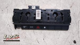 Used Panic lighting switch Renault Master IV (EV/HV/UV/VA/VB/VD/VF/VG/VJ) 2.3 dCi 150 16V FWD Price € 60,50 Inclusive VAT offered by LvS Carparts