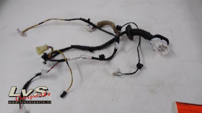 Używane Kabel (rózne) Suzuki Swift (ZA/ZC/ZD) 1.2 16_ Cena € 15,00 Procedura marży oferowane przez LvS Carparts