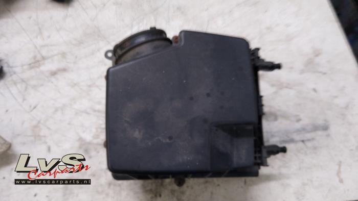Begagnade Luftfilterhus Opel Corsa D 1.3 CDTi 16V ecoFLEX Pris € 15,00 Marginaltabell erbjuds av LvS Carparts