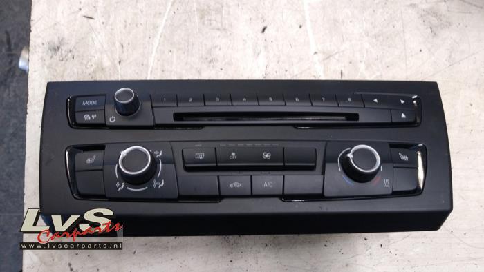 Heater control panel from a BMW 1 serie (F20) 114i 1.6 16V 2014