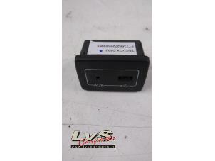 Usagé Connexion USB Fiat 500L (199) 1.4 16V Prix € 29,00 Règlement à la marge proposé par LvS Carparts