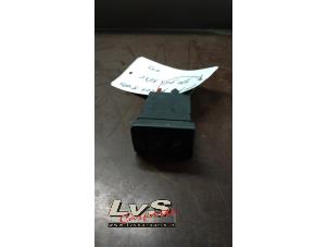 Used Seat heating switch Volkswagen Golf IV (1J1) 1.4 16V Price on request offered by LvS Carparts