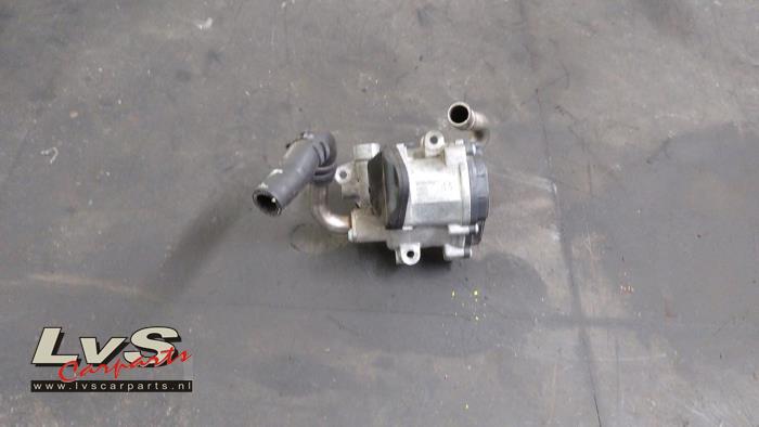 EGR valve from a Volkswagen Caddy IV 2.0 TDI 102 2016