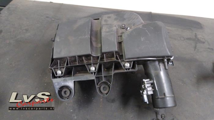Gebrauchte Luftfiltergehäuse Peugeot Partner (EA//EF/EN/EU) 1.5 BlueHDi 130 Preis € 50,00 Margenregelung angeboten von LvS Carparts