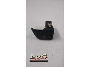 Used Seat heating switch Volkswagen New Beetle (9C1/9G1) 1.9 TDI 90 Price € 12,50 Margin scheme offered by LvS Carparts