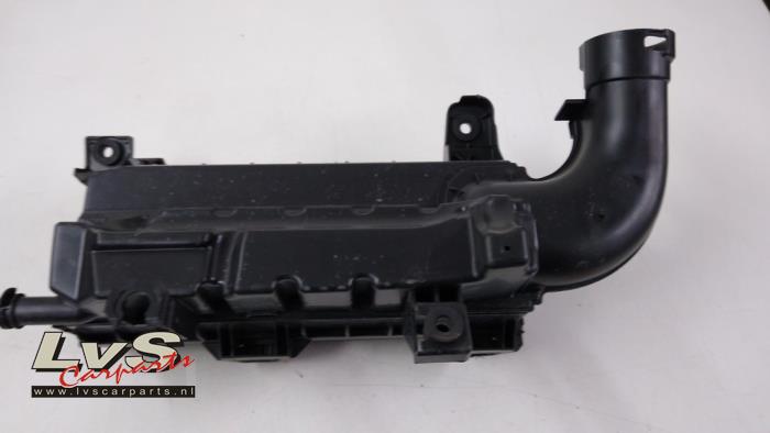Air box from a Opel Corsa F (UB/UH/UP) 1.2 Turbo 12V 100 2021