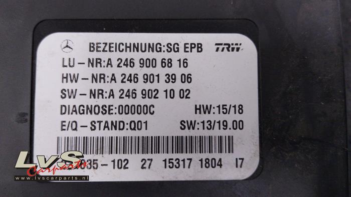 Parking brake module from a Mercedes-Benz A (W176) 1.5 A-180 CDI, A-180d 16V 2015