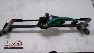 Used Wiper motor + mechanism Kia Soul I (AM) 1.6 GDI 16V Price € 60,00 Margin scheme offered by LvS Carparts