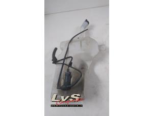 Used Front windscreen washer reservoir Fiat Fiorino (225) 1.3 D 16V Multijet Price € 30,00 Margin scheme offered by LvS Carparts