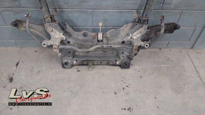 Subframe from a Renault Megane IV (RFBB) 1.2 Energy TCE 100 2016