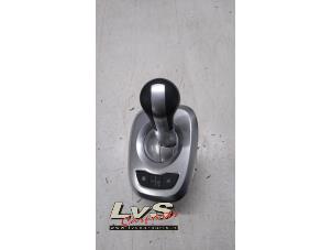 Usagé Levier de sélection automatique Opel Corsa D 1.2 16V LPG Prix € 40,00 Règlement à la marge proposé par LvS Carparts