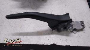Used Parking brake lever Opel Combo Cargo 1.6 CDTI 75 Price € 90,75 Inclusive VAT offered by LvS Carparts