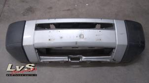 Used Front bumper Landrover Discovery III (LAA/TAA) 2.7 TD V6 Price € 100,00 Margin scheme offered by LvS Carparts