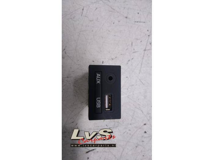 Connexion USB d'un Hyundai i10 (B5) 1.2 16V 2017