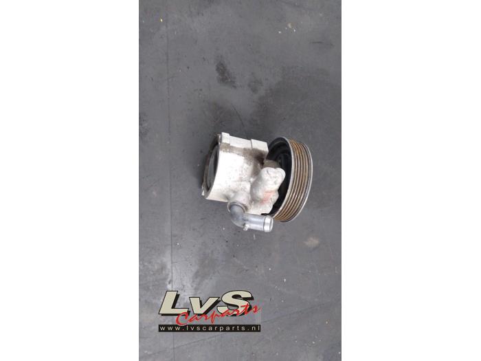 Usagé Pompe direction assistée Opel Combo 1.3 CDTI 16V ecoFlex Prix € 25,00 Règlement à la marge proposé par LvS Carparts