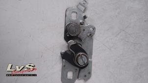 Used Bonnet lock mechanism Opel Corsa F (UB/UH/UP) 1.2 Turbo 12V 100 Price € 13,00 Margin scheme offered by LvS Carparts