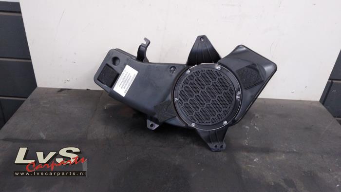 Używane Subwoofer Jeep Compass II (MP) 1.6 D 16V Multijet II Cena € 50,00 Procedura marży oferowane przez LvS Carparts