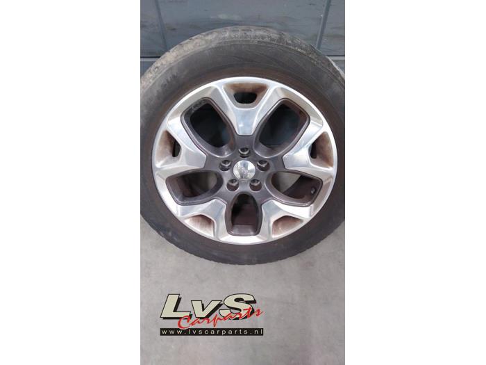 Wheel + winter tyre from a Jeep Compass (MP) 1.6 D 16V Multijet II 2018