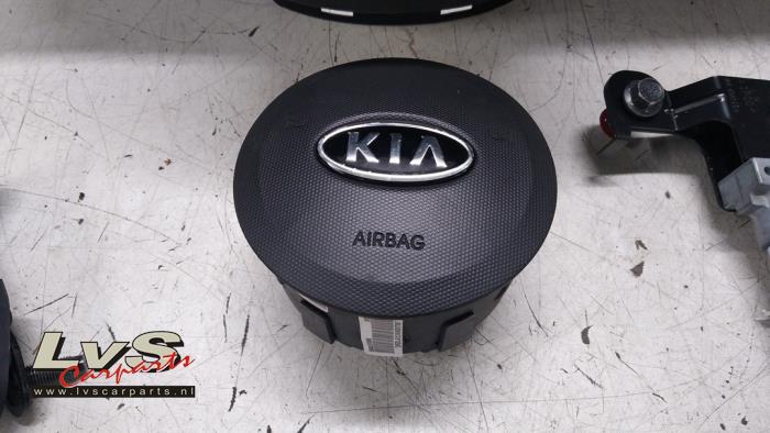Airbag set + dashboard van een Kia Soul I (AM) 1.6 CVVT 16V 2009