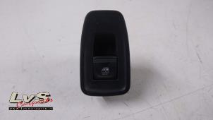 Used Electric window switch Renault Captur II (RJB) 1.0 TCe 90 12V Price € 15,00 Margin scheme offered by LvS Carparts