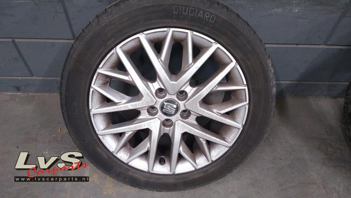 Llanta y neumático de un Seat Ibiza V (KJB) 1.0 TSI 12V 2017
