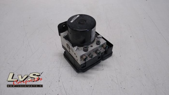 ABS pump from a Ford B-Max (JK8) 1.0 EcoBoost 12V 100 2013
