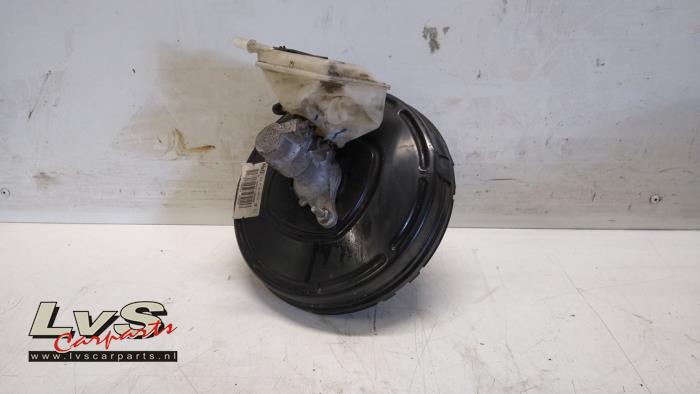 Begagnade Bromsservo Peugeot Partner Tepee (7A/B/C/D/E/F/G/J/P/S) 1.2 12V e-THP PureTech 110 Pris € 90,00 Marginaltabell erbjuds av LvS Carparts