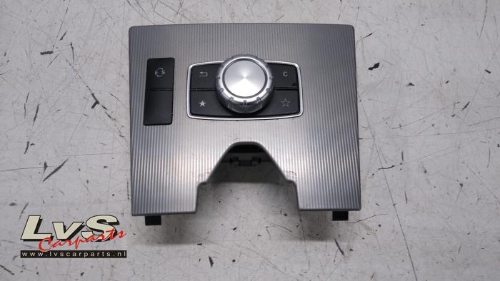 Usados Interruptor MMI Mercedes E Estate (S212) E-220 CDI 16V BlueEfficiency,BlueTEC Precio € 75,00 Norma de margen ofrecido por LvS Carparts