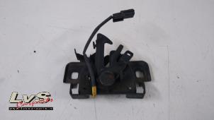 Used Bonnet lock mechanism Renault Clio IV (5R) 0.9 Energy TCE 90 12V Price € 30,00 Margin scheme offered by LvS Carparts