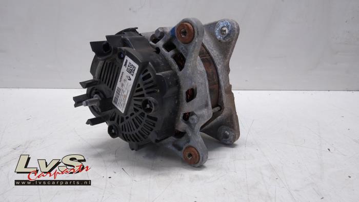 Dynamo from a Renault Clio IV (5R) 0.9 Energy TCE 90 12V 2019