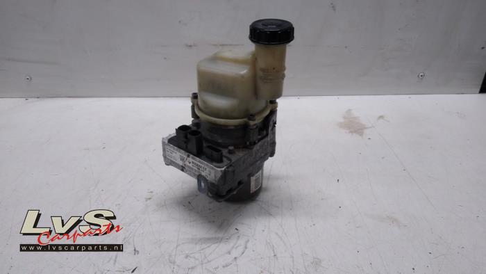 Used Power steering pump Dacia Dokker (0S) 1.2 TCE 16V Price € 250,00 Margin scheme offered by LvS Carparts