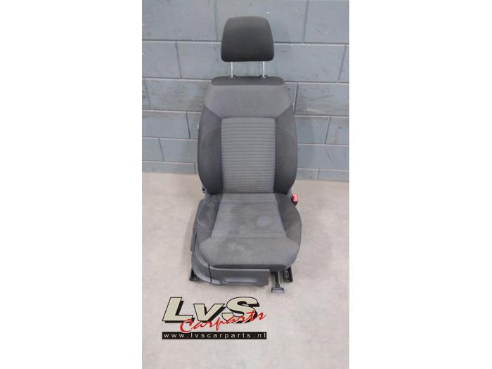 Seat, right from a Volkswagen Polo V (6R) 1.2 12V BlueMotion Technology 2010