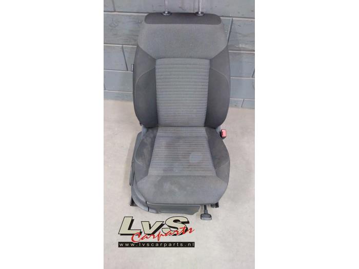 Seat, right from a Volkswagen Polo V (6R) 1.2 12V BlueMotion Technology 2010