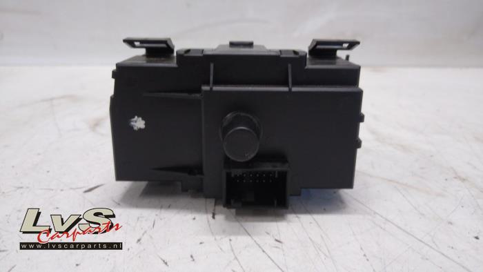 Light switch from a BMW X1 (E84) xDrive 20d 2.0 16V 2011