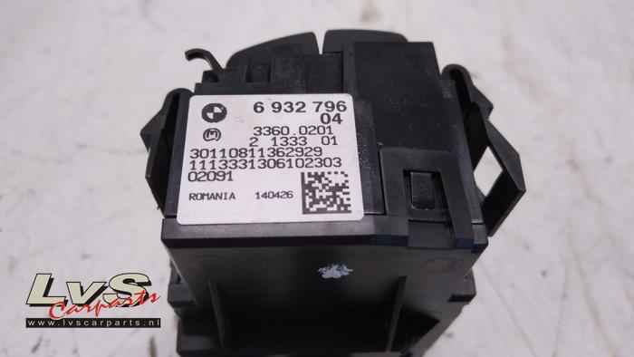 Light switch from a BMW X1 (E84) xDrive 20d 2.0 16V 2011